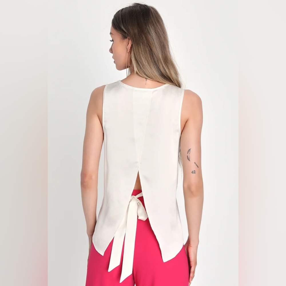 NEW Lulu’s Satin V Neck Tie-Back Tank Top Ivory size S